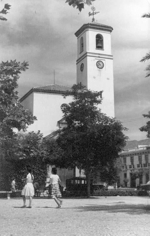 Plaza de la Constitución y Iglesia Ntra. Sra del Rosario